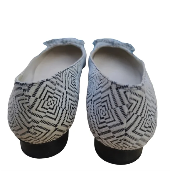 STUART WEITZMAN Leather Ballet Flats 8 Geometric Bows Stone Low Pile Suede RARE - Picture 10 of 16